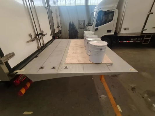 Hayon élévateur SSI-2500 égal à la qualité Hiab 2500 kg