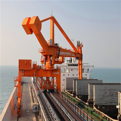 Déchargeur de bateau de vis appliqué sur le terminal de port maritime
