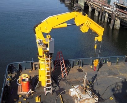 Boom hydraulique électrique Crane Engineering Multi Purpose Vessel en mer d'articulation