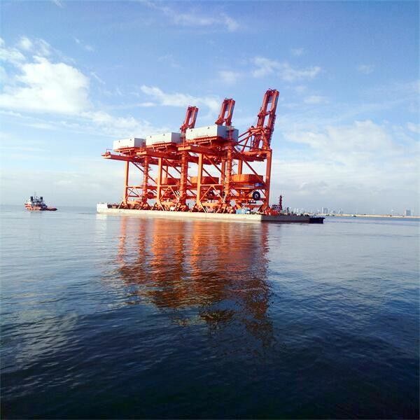 Type bateau de grippage déchargeant le système pour décharger les matériaux en vrac sur le terminal gauche